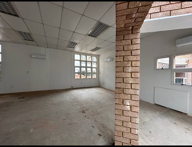 107.30M² OFFICE TO LET IN DIE HOEWES